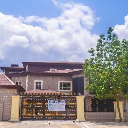 Cute Villa Hotel And Suites Uyo Buitenkant foto