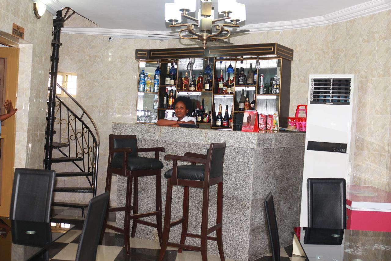 Cute Villa Hotel And Suites Uyo Buitenkant foto
