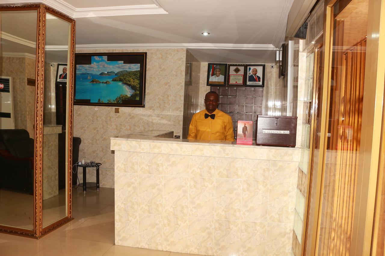 Cute Villa Hotel And Suites Uyo Buitenkant foto