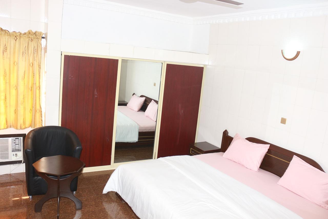 Cute Villa Hotel And Suites Uyo Buitenkant foto